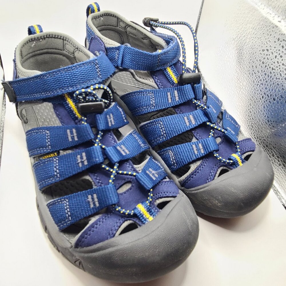 Keen Newport H2 Water Hiking Shoe Youth 4 Navy Blue
